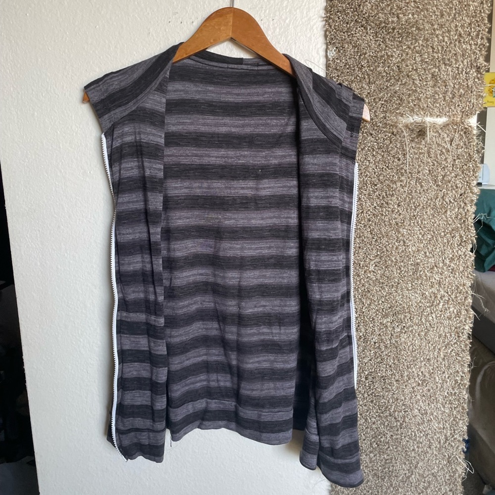 Zip Up Stripped Vest w Hood